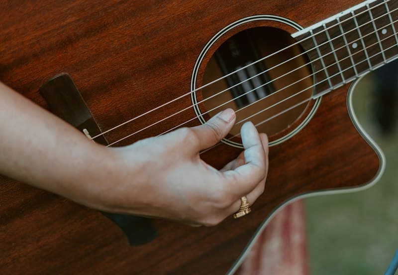 Gaziemir Gitar Kursu ve Eğitimi