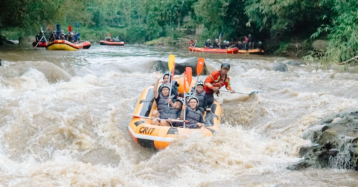 Rafting yaparak serinlediler